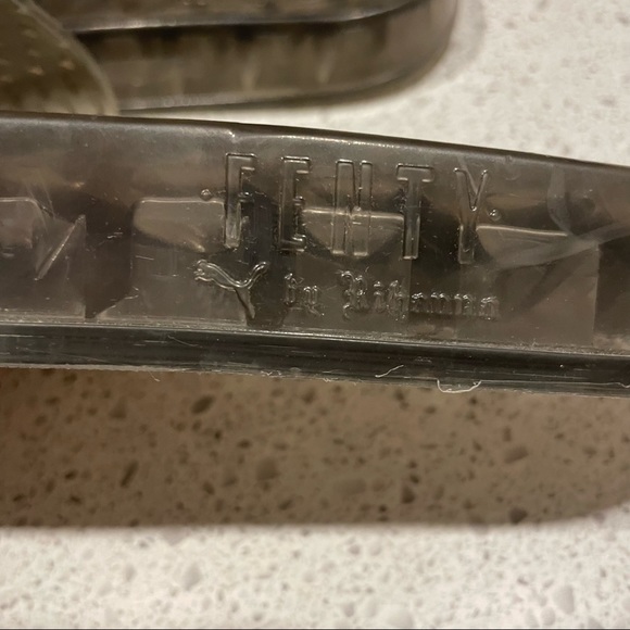 PUMA x Fenty Slides - Picture 6 of 7